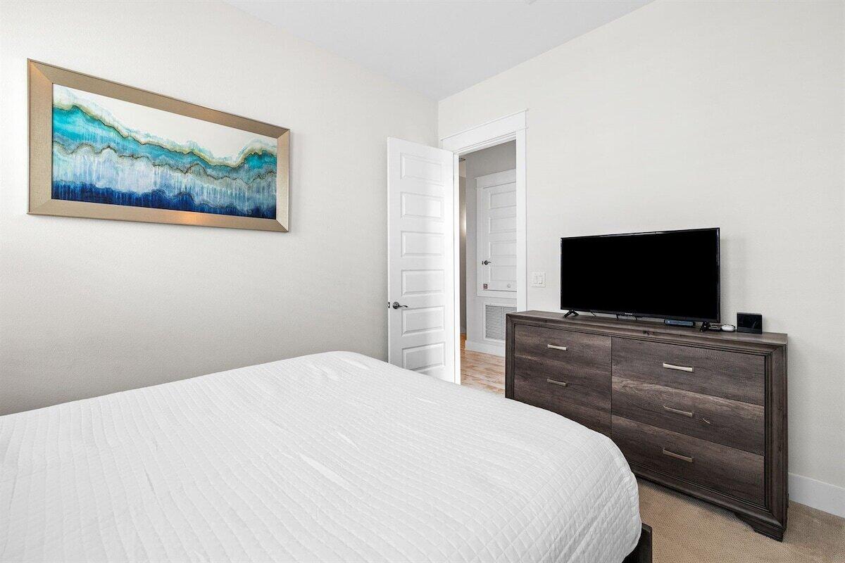 PROMINENCE/TRIPLEXES - Residential