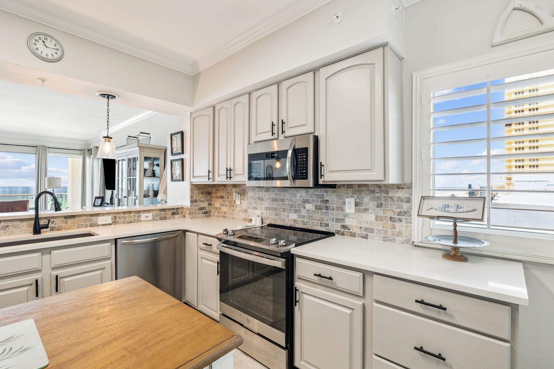 Grande Surf Club Condo - Residential