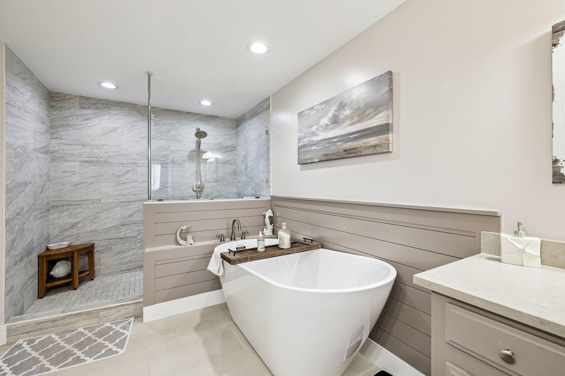 Grande Surf Club Condo - Residential