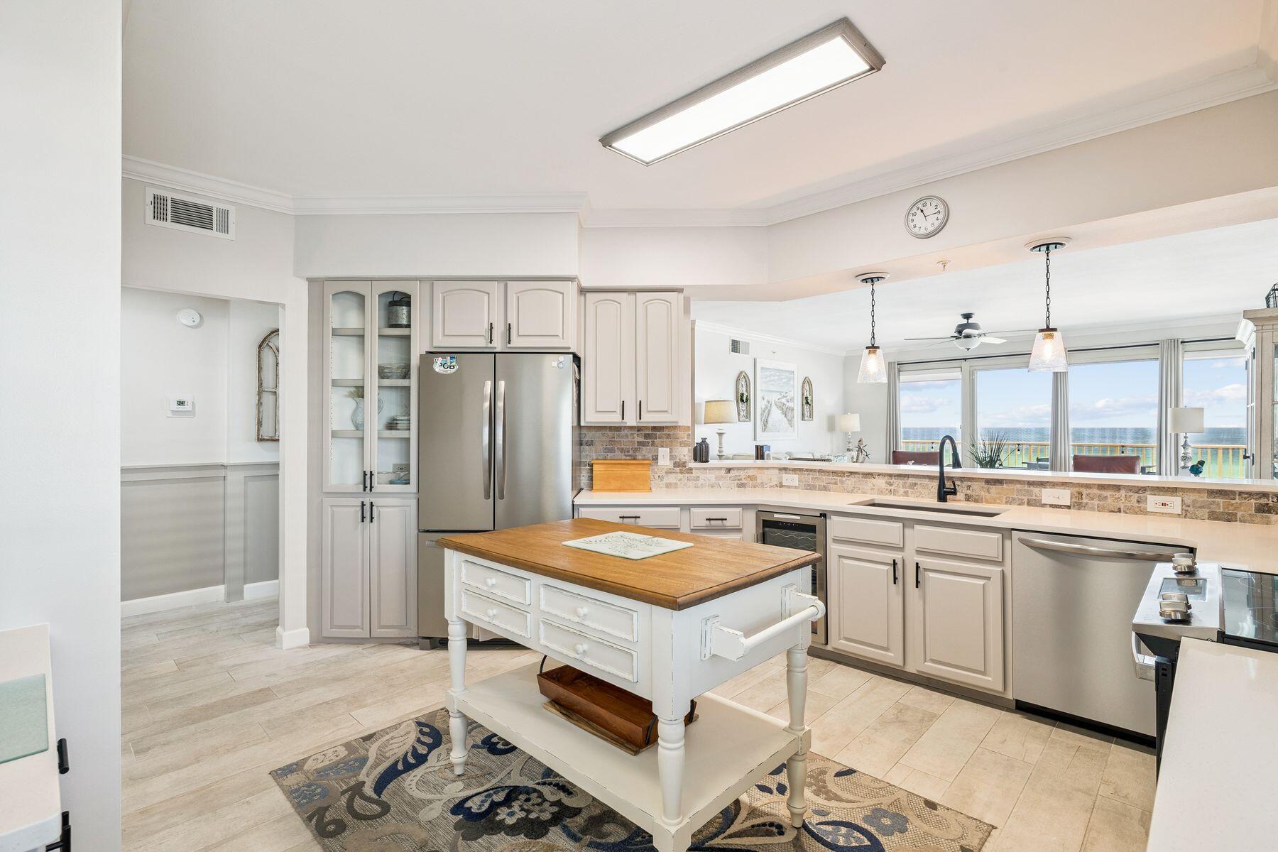 Grande Surf Club Condo - Residential