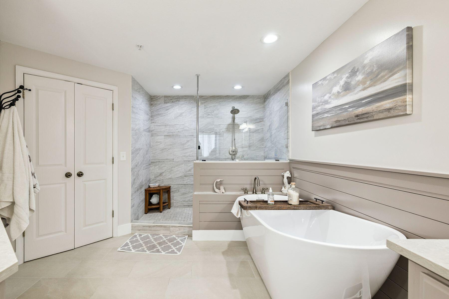 Grande Surf Club Condo - Residential