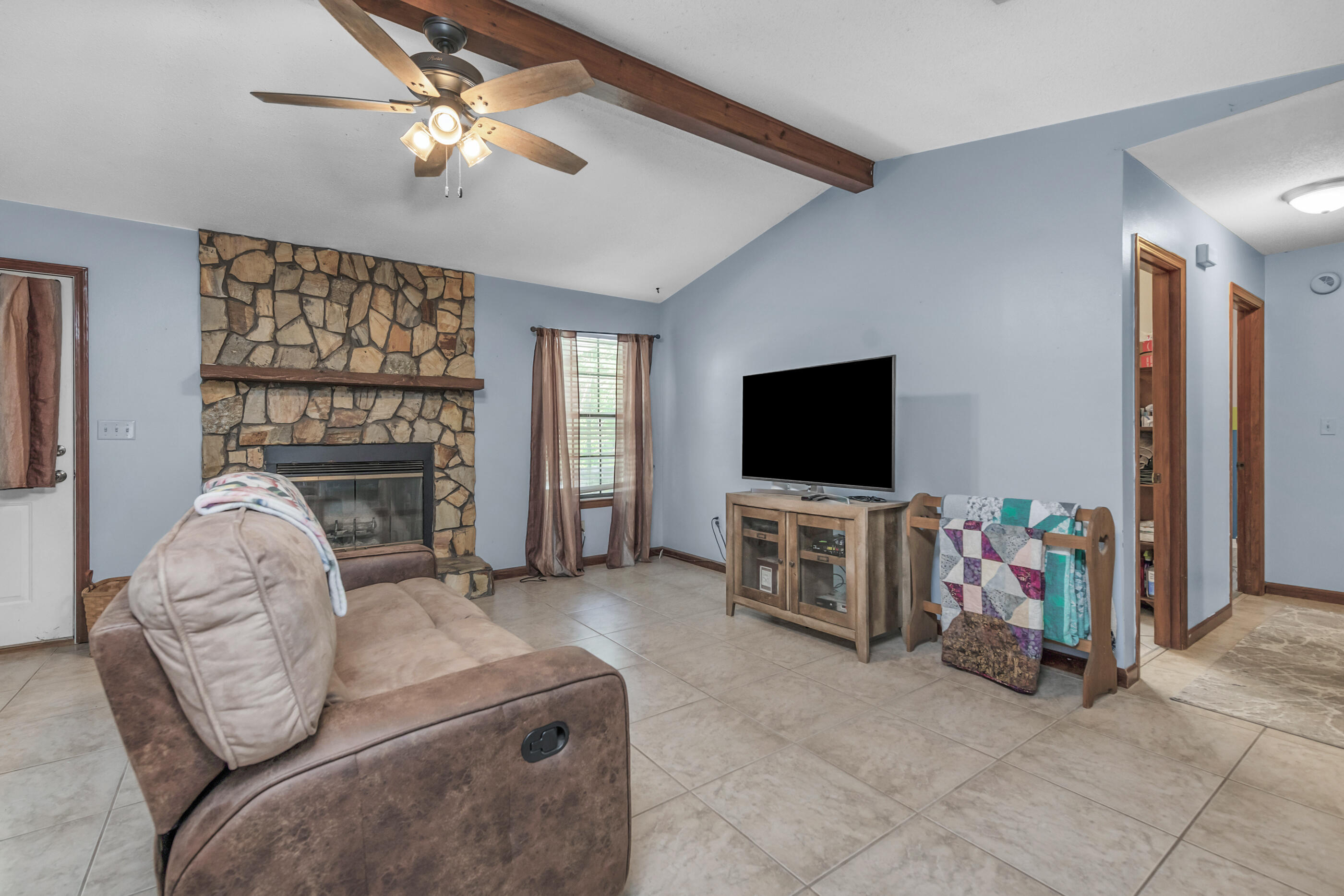 COUNTRYVIEW ESTATES 1ST ADDN - Residential