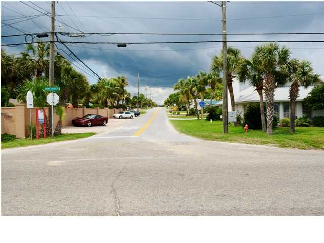 NO RECORDED SUBDIVISION - Land