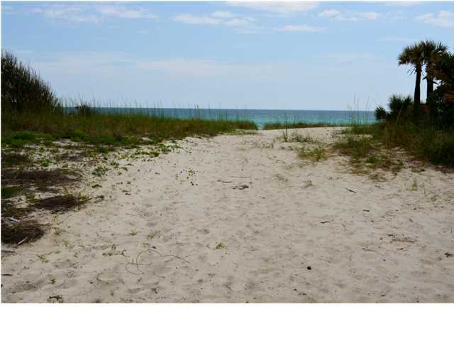 NO RECORDED SUBDIVISION - Land