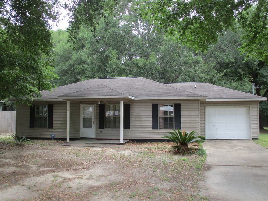 REO Property - What an opportunity! Cute 3 Bedroom, 2 Bath Low Maintenance Vinyl Sided Home Ready for a New Owner! Popular Split Floor Plan Complete with Vaulted Ceilings in the Great Room Giving the Home a Larger Feel. Galley Style Kitchen with Eating Area Open to the Great Room and Laundry Room off the Other Side. 1 Car Attached Garage, Large Shade Tree in the Back. While the Listing Agent does believe that the acquired information is accurate, the Buyer and/or Buyer's Agent should verify all pertinent details related to this property, including but not limited to parcel dimensions, acreage, school zone, zoning classification, land use & any other information that may affect the Buyer's decision to purchase this property.