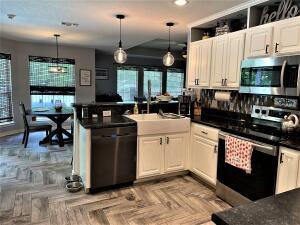 QUAYSIDE VILLAGE PH III - Residential Lease