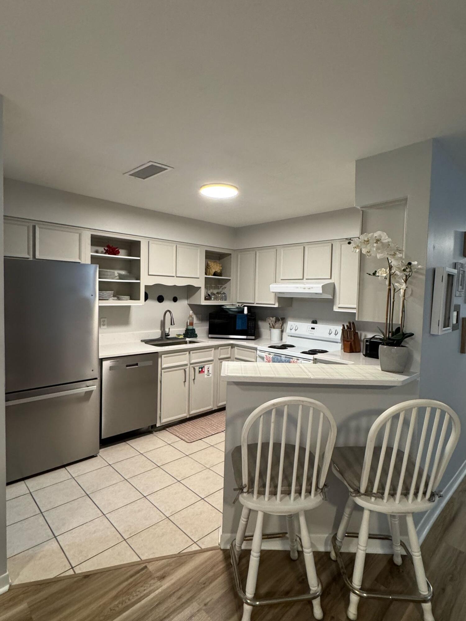 WOODHAM MANOR 4TH ADDN - Residential