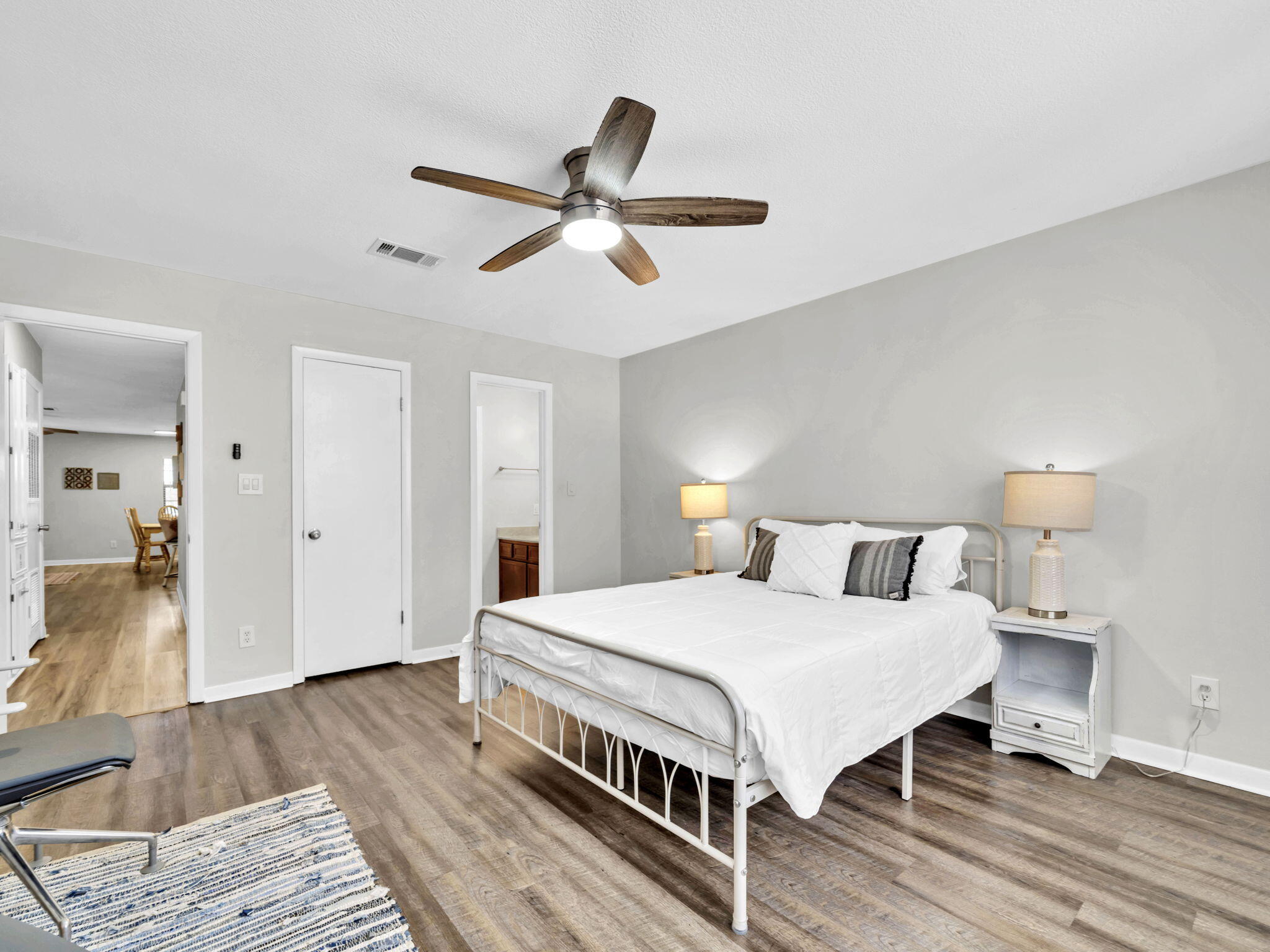 WOODHAM MANOR 4TH ADDN - Residential