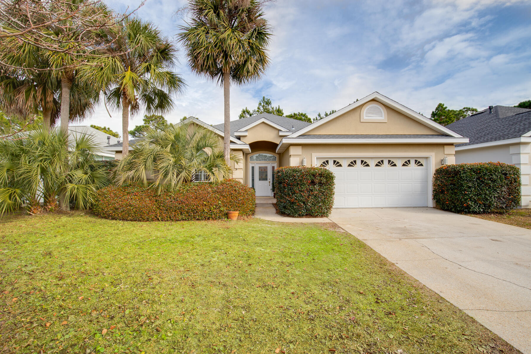 NEW $19,000 Roof JANUARY 2022 WITH Transferable Warranty!! Home Inspection, SAMSUNG VRT Washer/Dryer, TWO Refrigerators and a DEEP Freezer will convey. Only minutes to the beach, this 4 bedroom, 2 and a half bathroom home features a large open floor plan with high ceilings, a fireplace and a screened Florida room. The master suite has a large cedar lined walk-in closet, double vanity, jetted tub, and walk-in Shower.The large, fenced backyard provides ample amount of privacy and room for a pool.