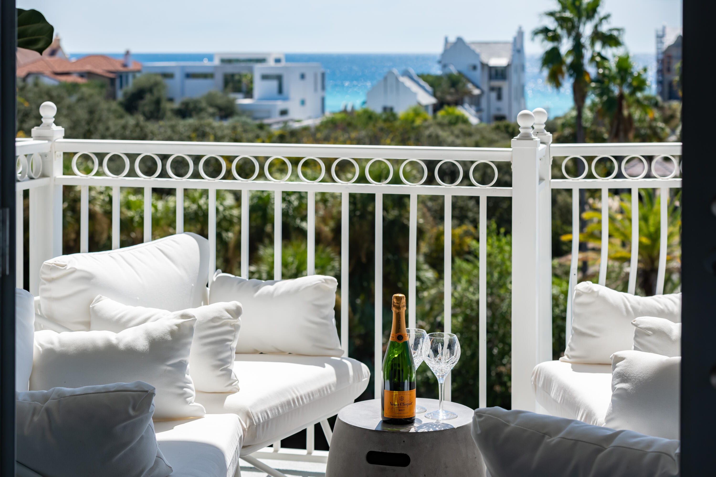 ALEXANDER AT PALM COURT - Residential