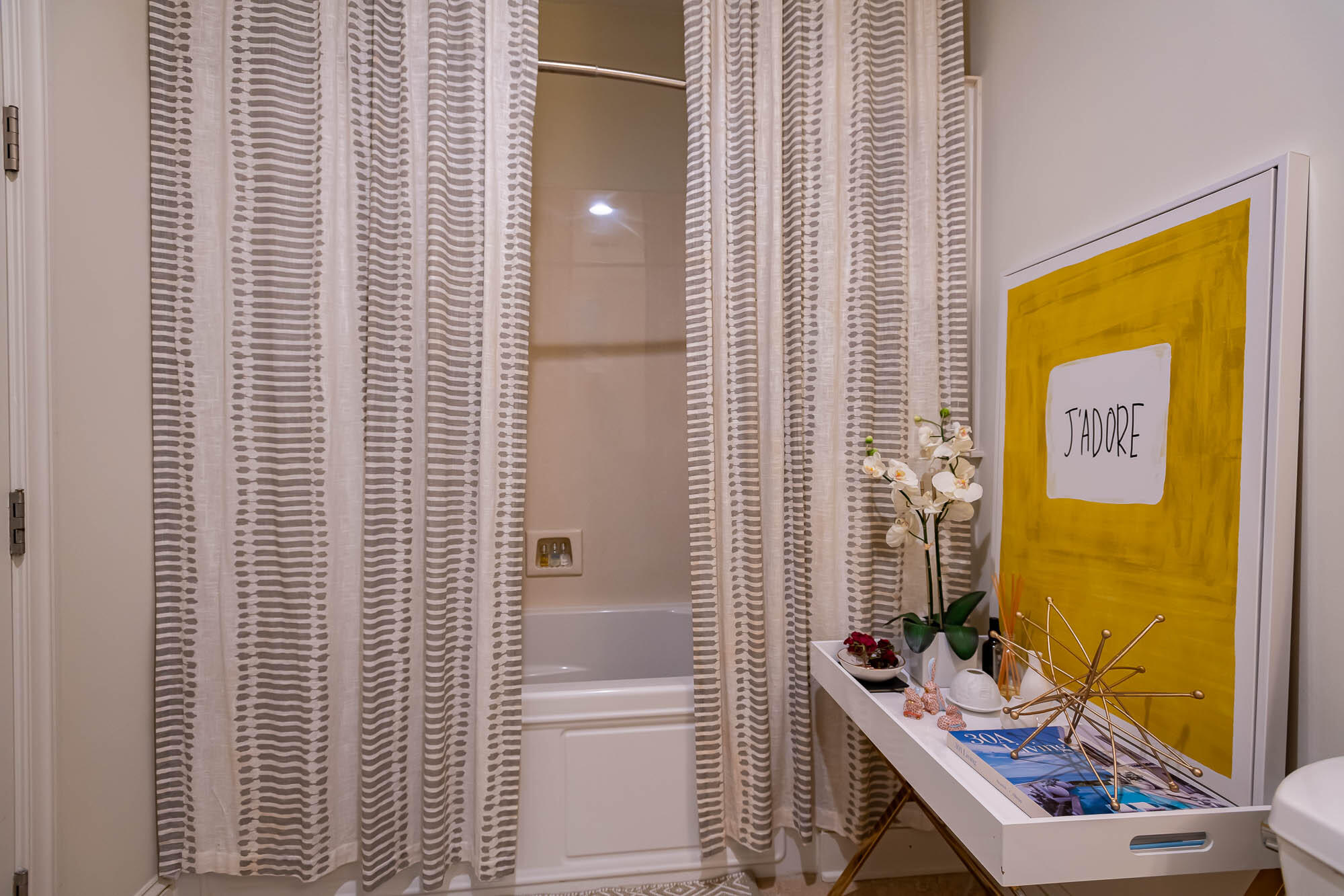 ALEXANDER AT PALM COURT - Residential