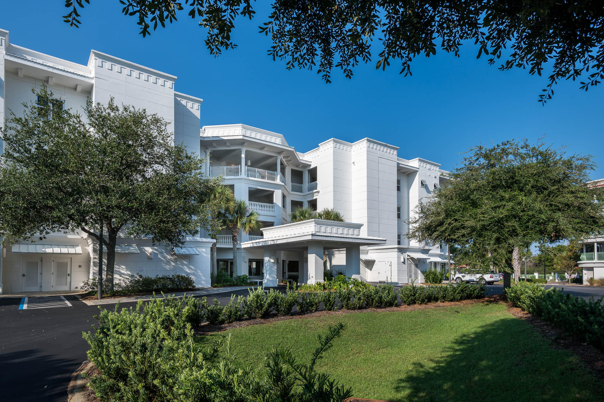 ALEXANDER AT PALM COURT - Residential