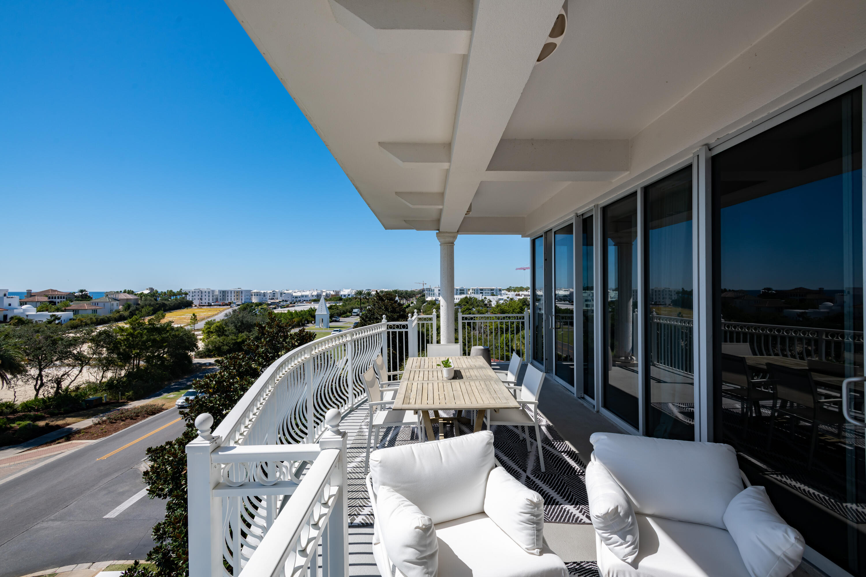 ALEXANDER AT PALM COURT - Residential