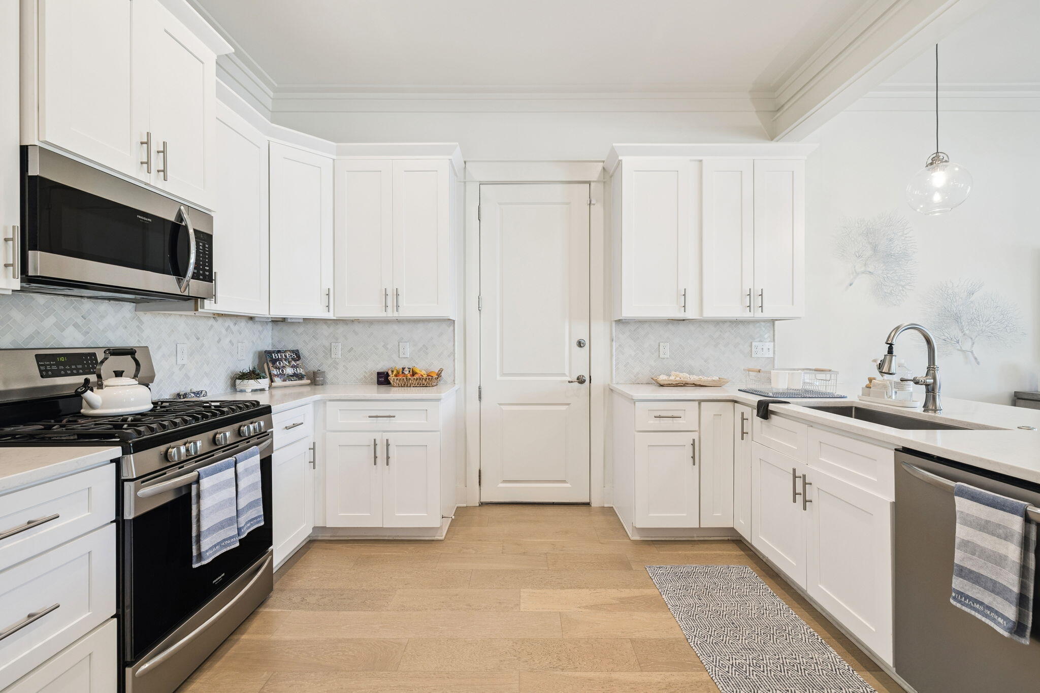 LAKESIDE AT BLUE MOUNTAIN BEACH - Residential