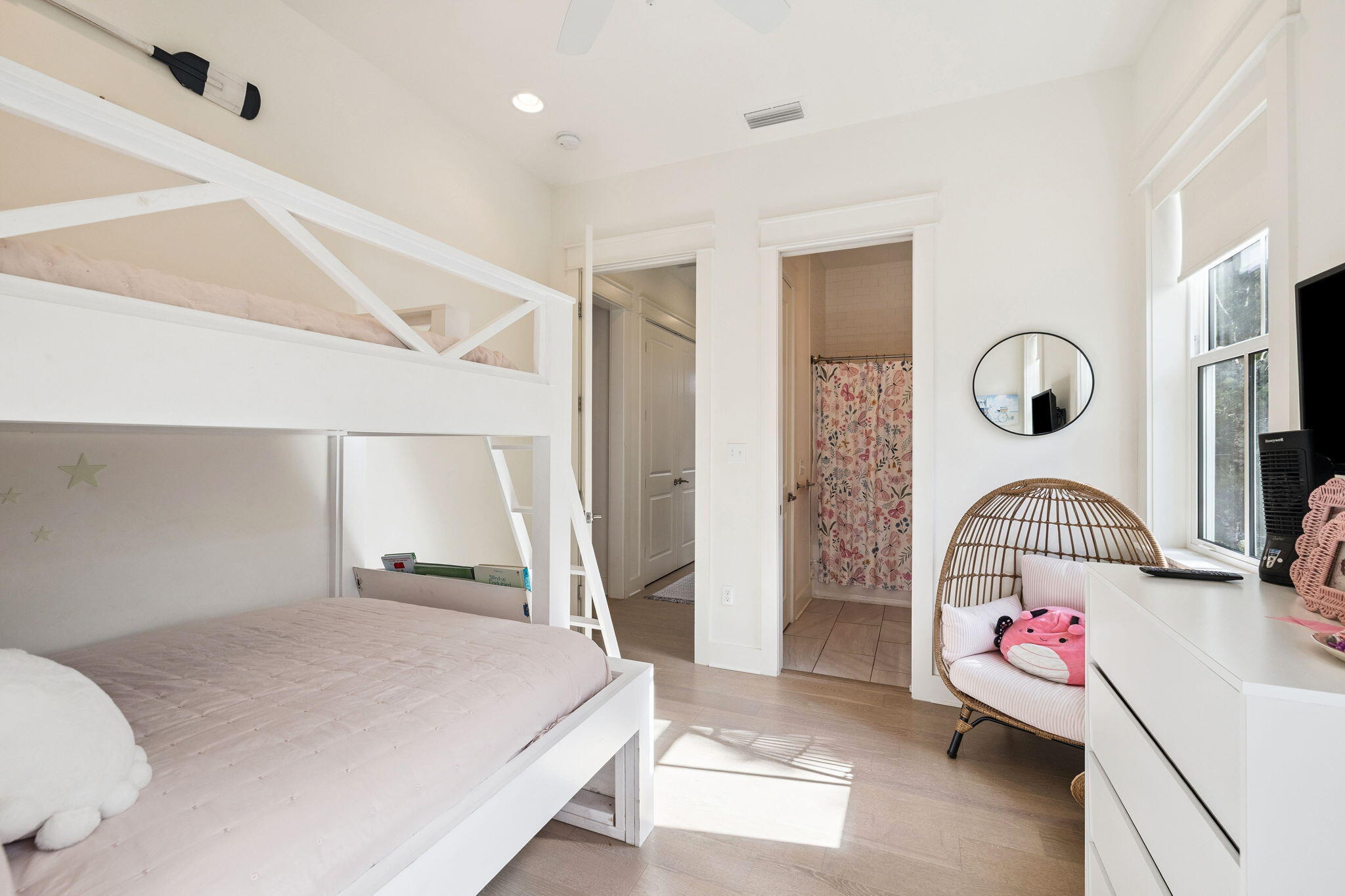 LAKESIDE AT BLUE MOUNTAIN BEACH - Residential