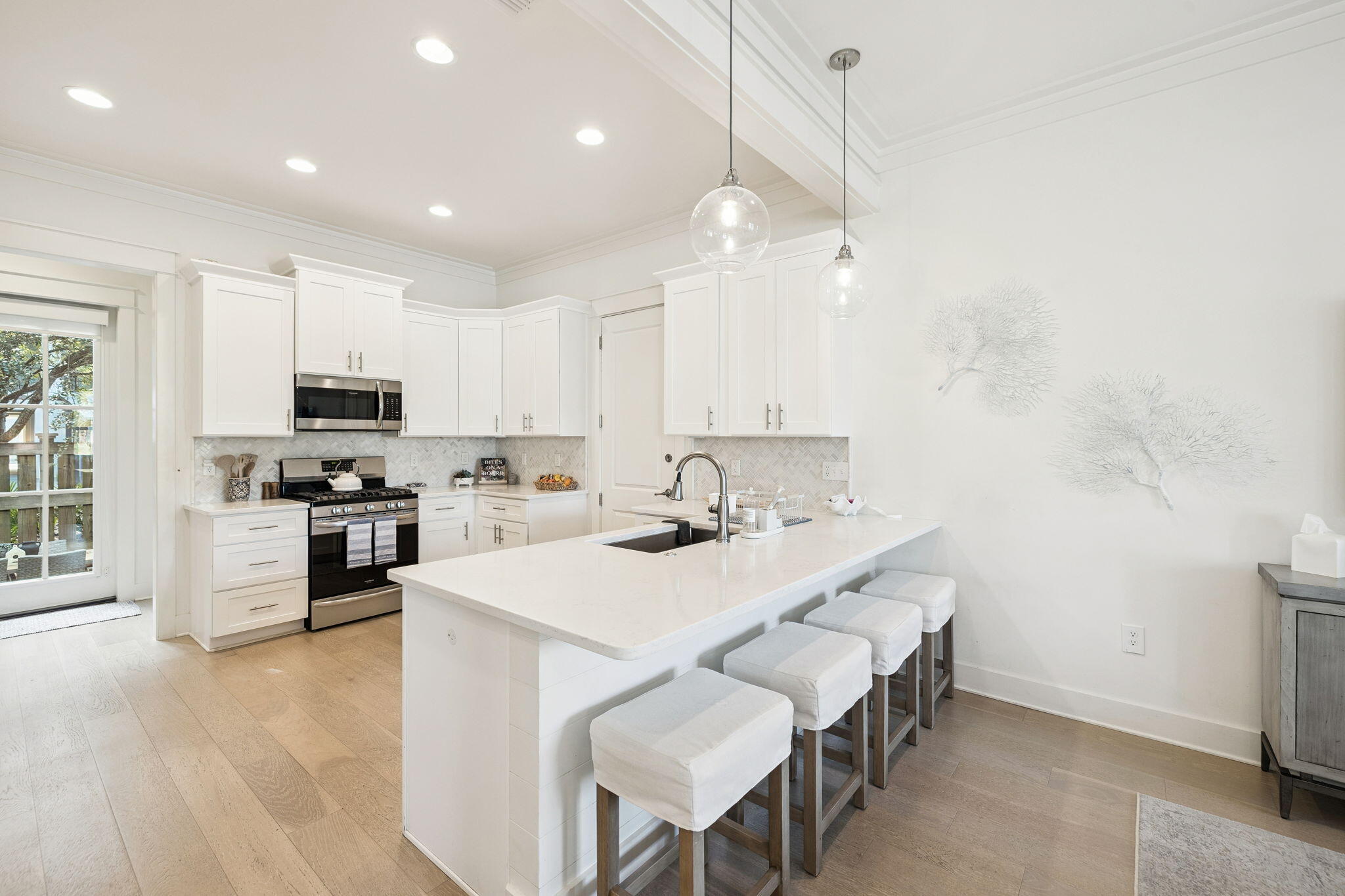 LAKESIDE AT BLUE MOUNTAIN BEACH - Residential