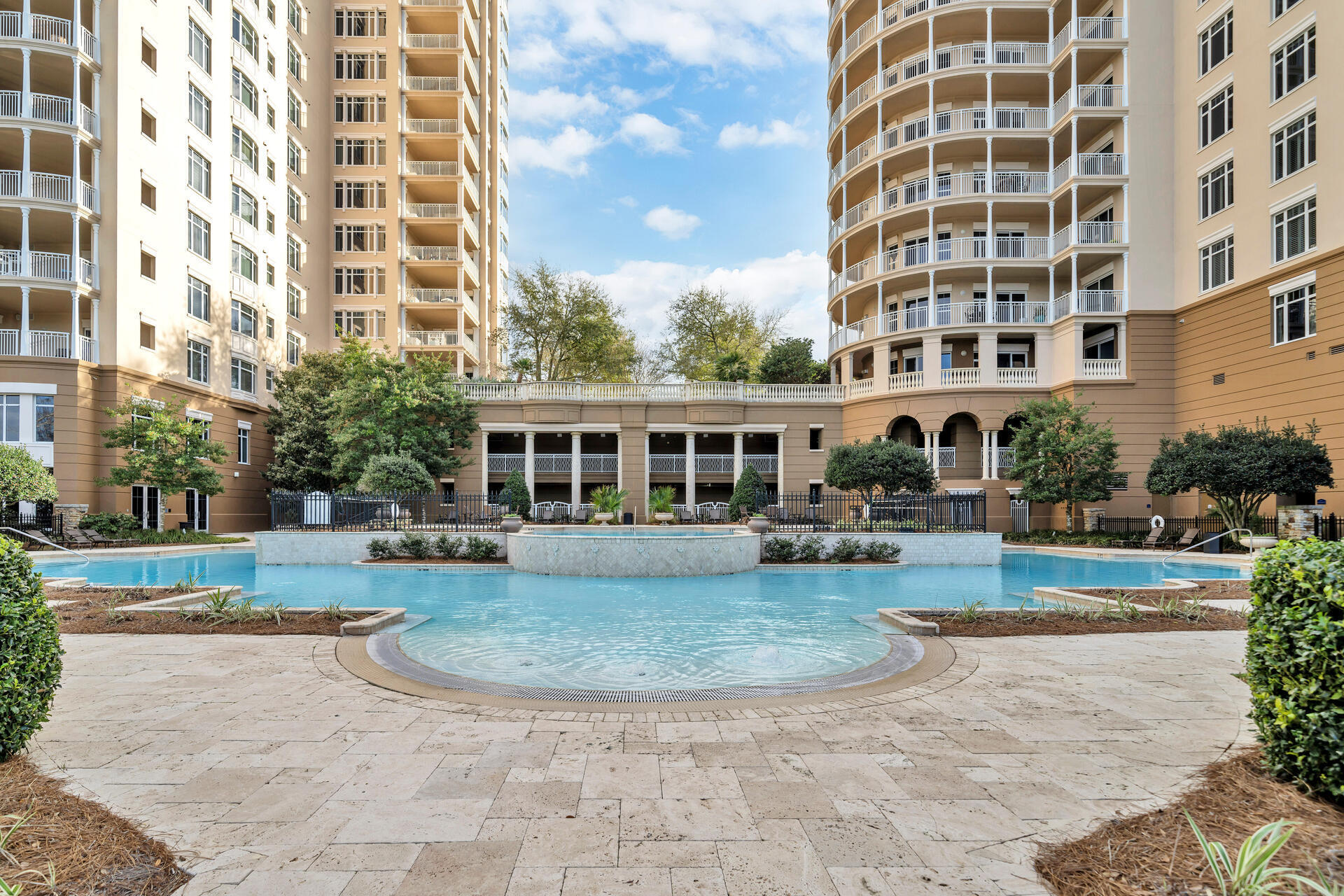 ONE WATER PLACE - Residential