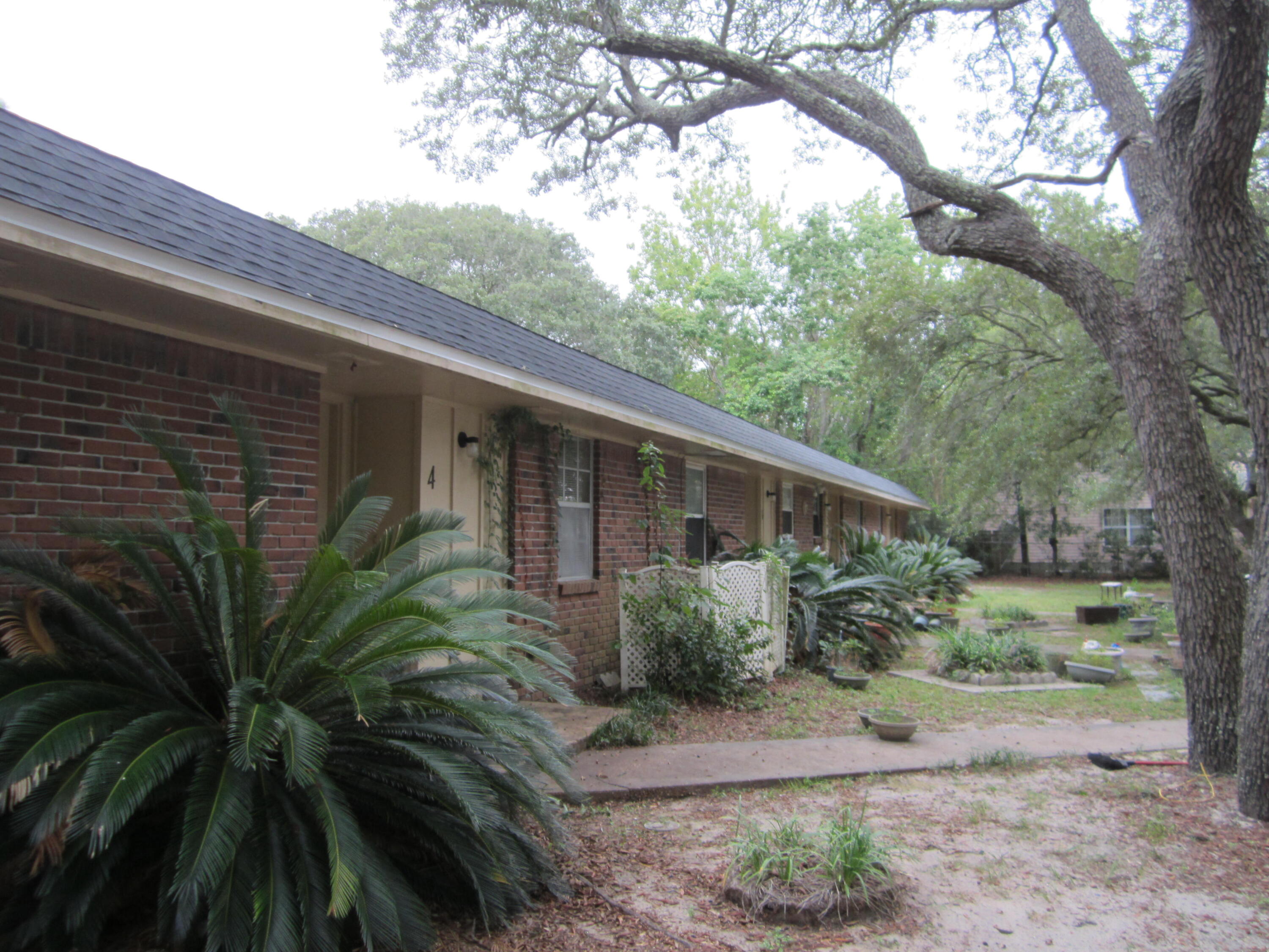 Newly remodeled spacious apartment. Kitchen has been fully updated to include cabinets, countertops, appliances and flooring. New flooring throughout the rest of the apartment. Call to make an appointment to view. Please use office phone number when calling for an appointment or more info. Lease term to be for 10 months