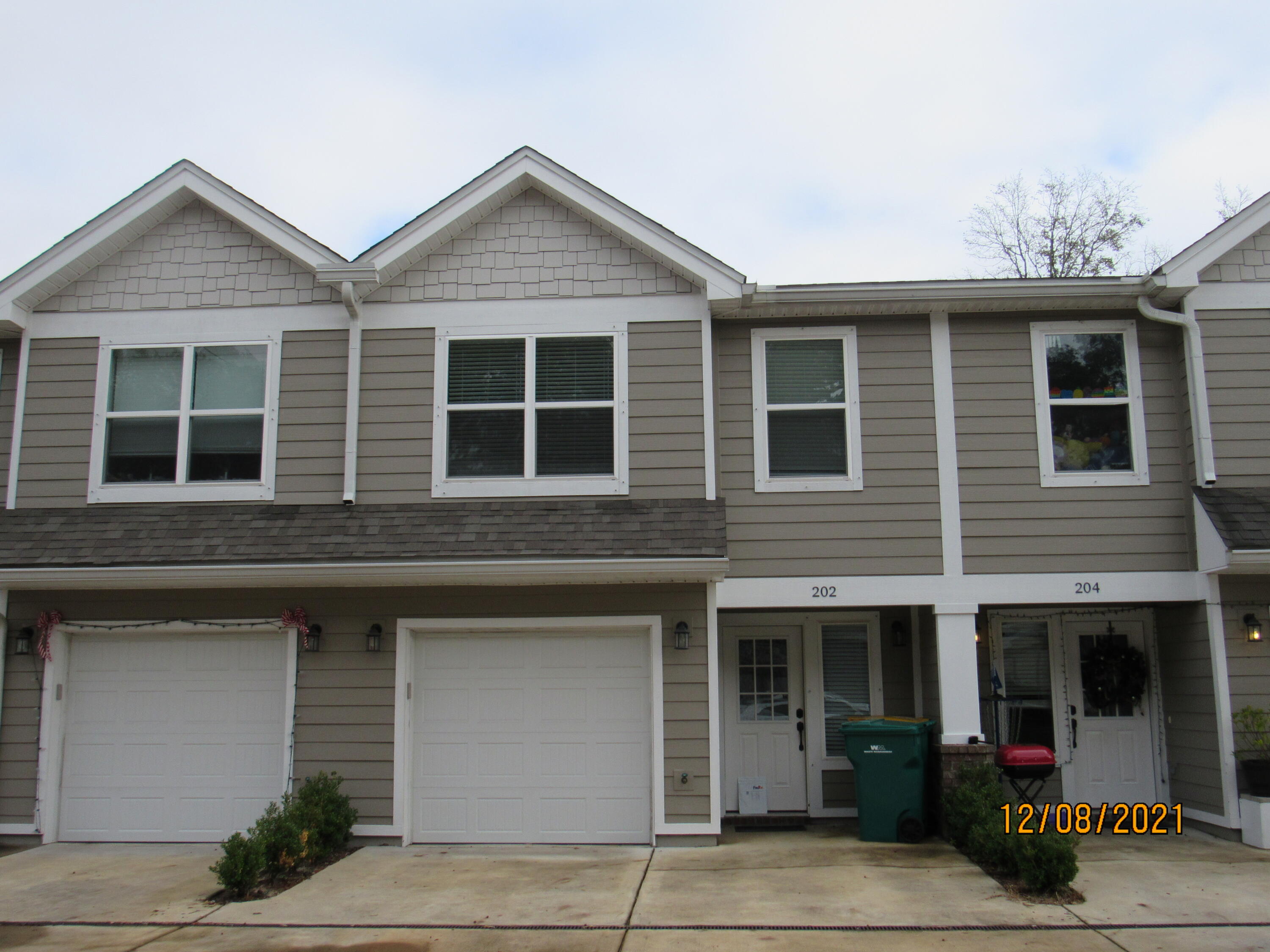 HELMS & ALLEN - Residential Lease