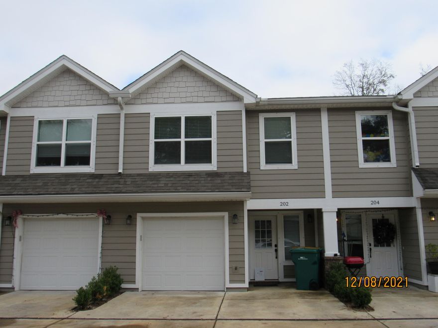 2019 townhome - convenient commute to bases, beaches, schools, shopping, and more! 3 bedrooms, 2.5 baths, with laundry hookups inside. 1-car garage. Privacy-fenced back yard. This townhome has tons of upgrades and beautiful finishes and features an open floor plan with the kitchen, dining, living, and a half guest bath on the first floor and the master, master en suite, 2 guest rooms, a full guest bath, and laundry room upstairs. Pets may be considered on a case-by-case basis with prior owner approval. No smoking, including vapes.