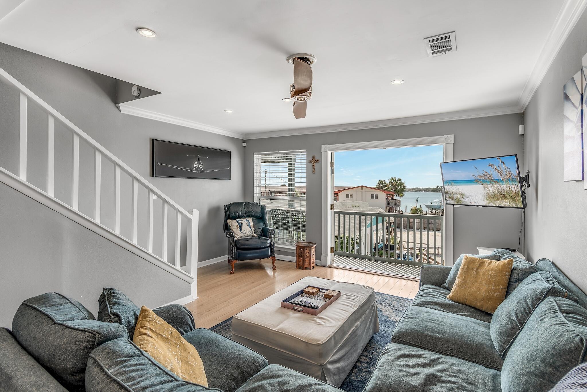 COMMODORES LANDING - Residential