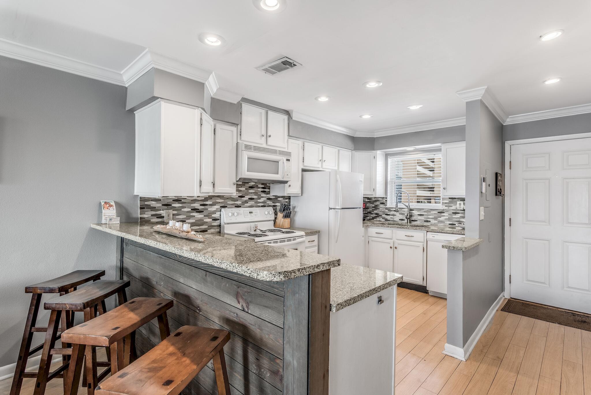 COMMODORES LANDING - Residential