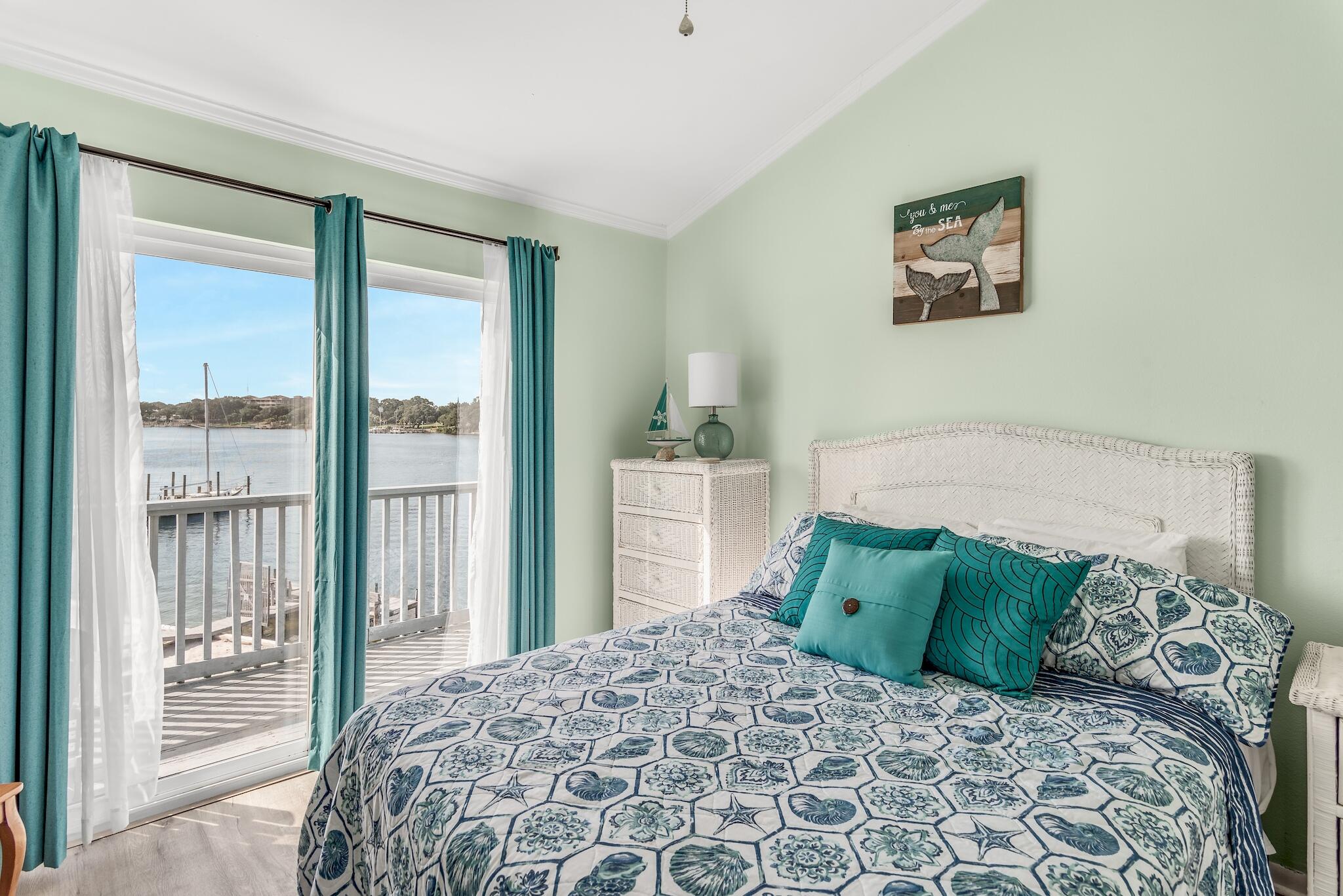 COMMODORES LANDING - Residential