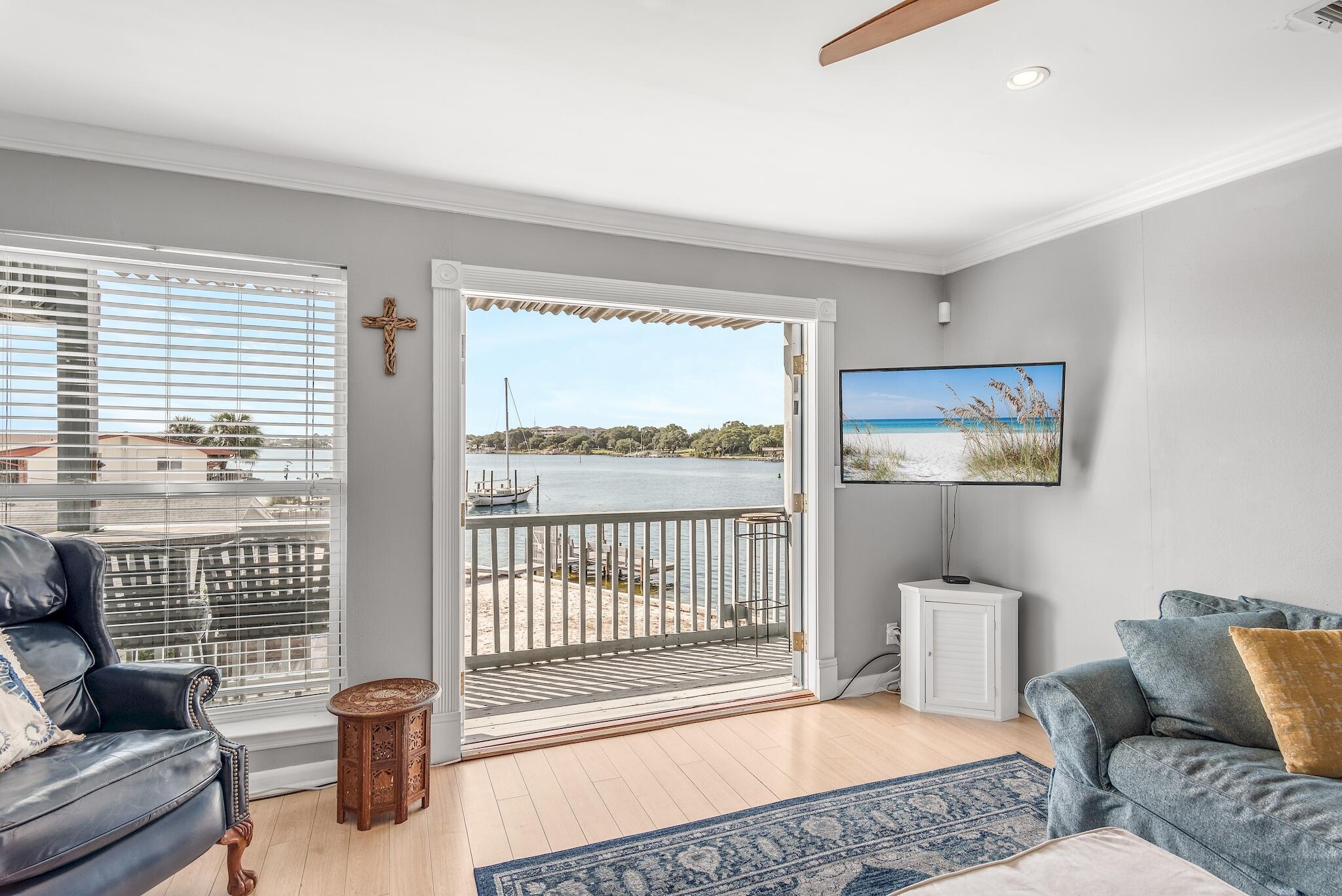 COMMODORES LANDING - Residential