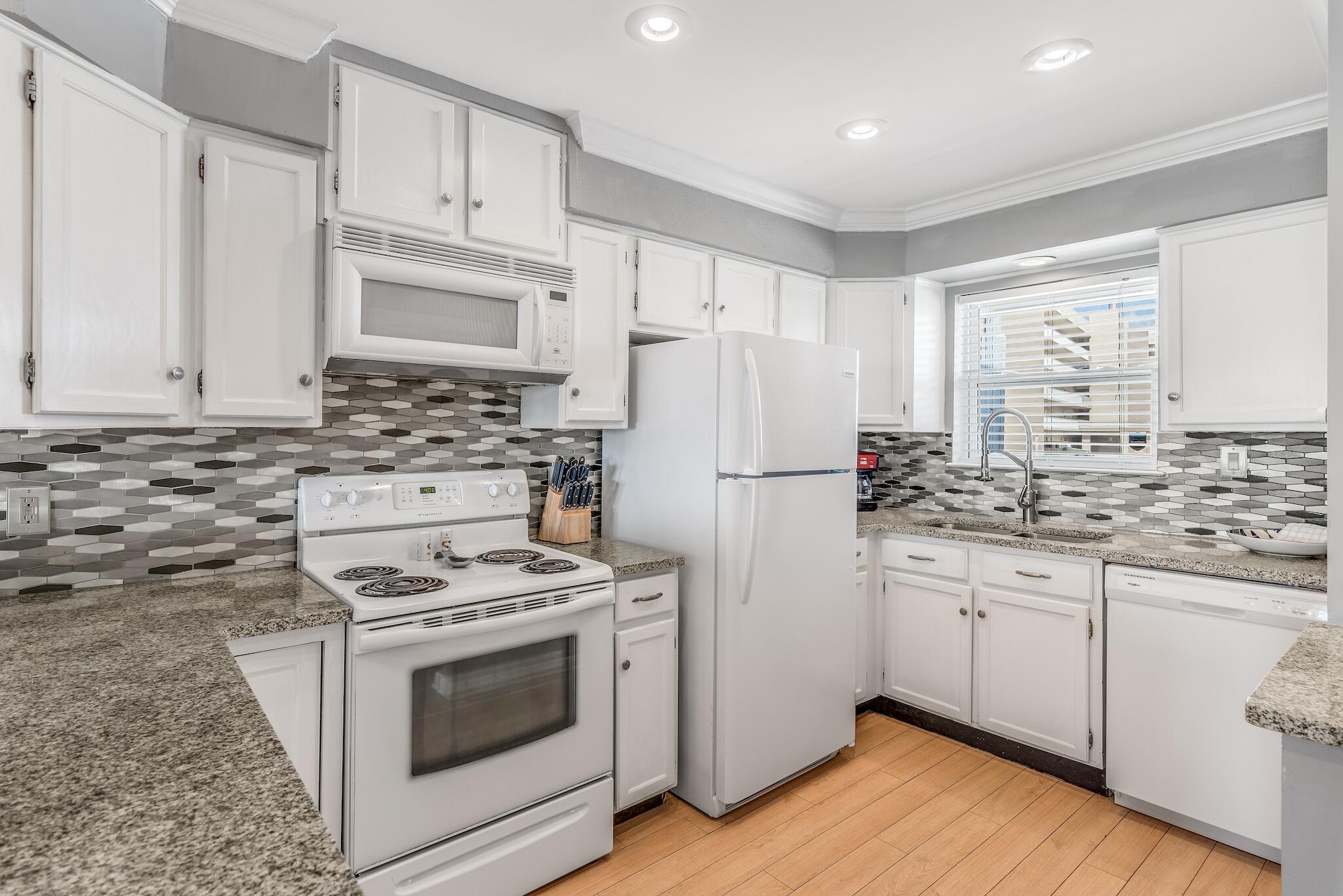 COMMODORES LANDING - Residential