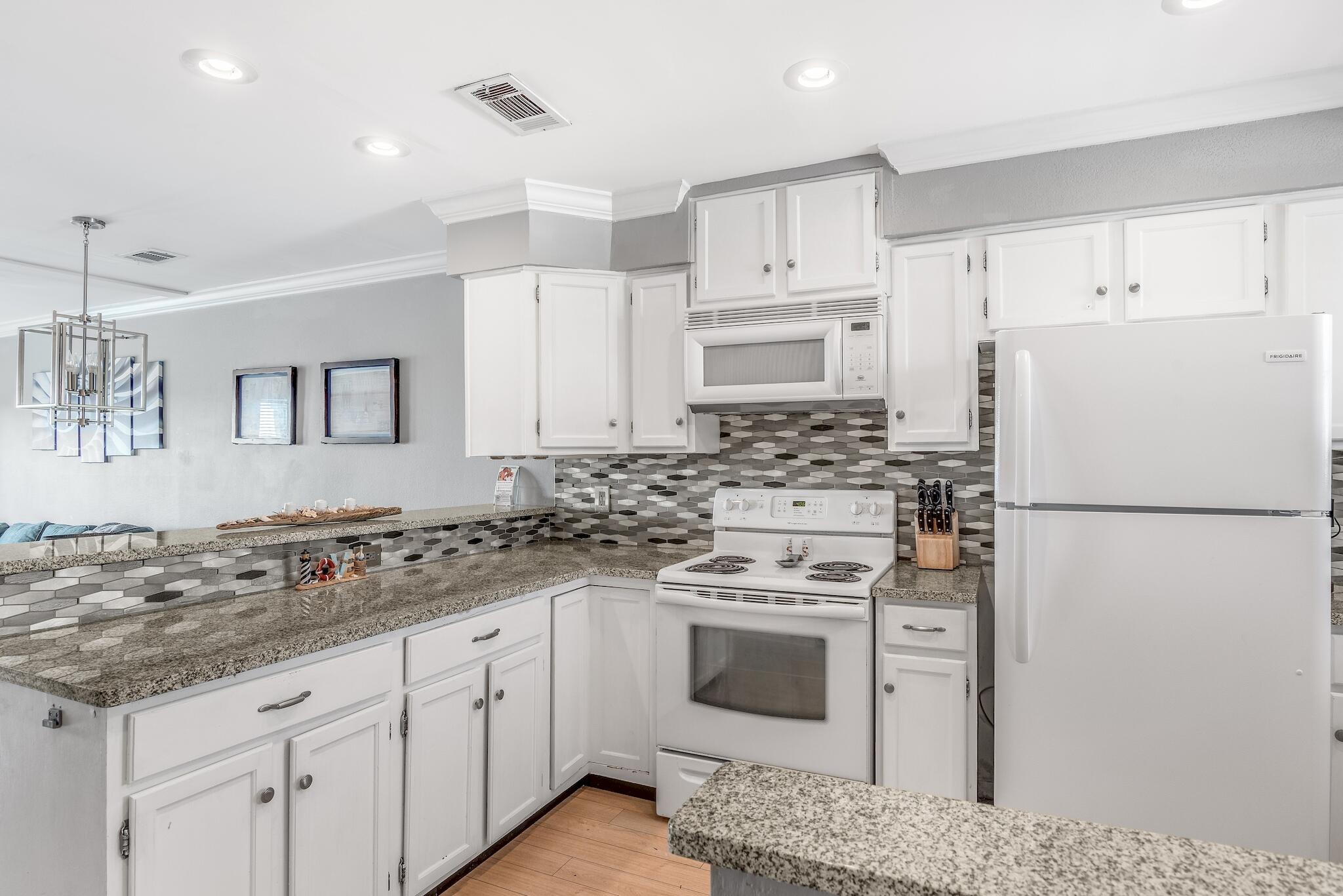 COMMODORES LANDING - Residential