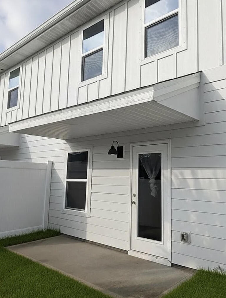 HARBOR PLACE T/H - Residential