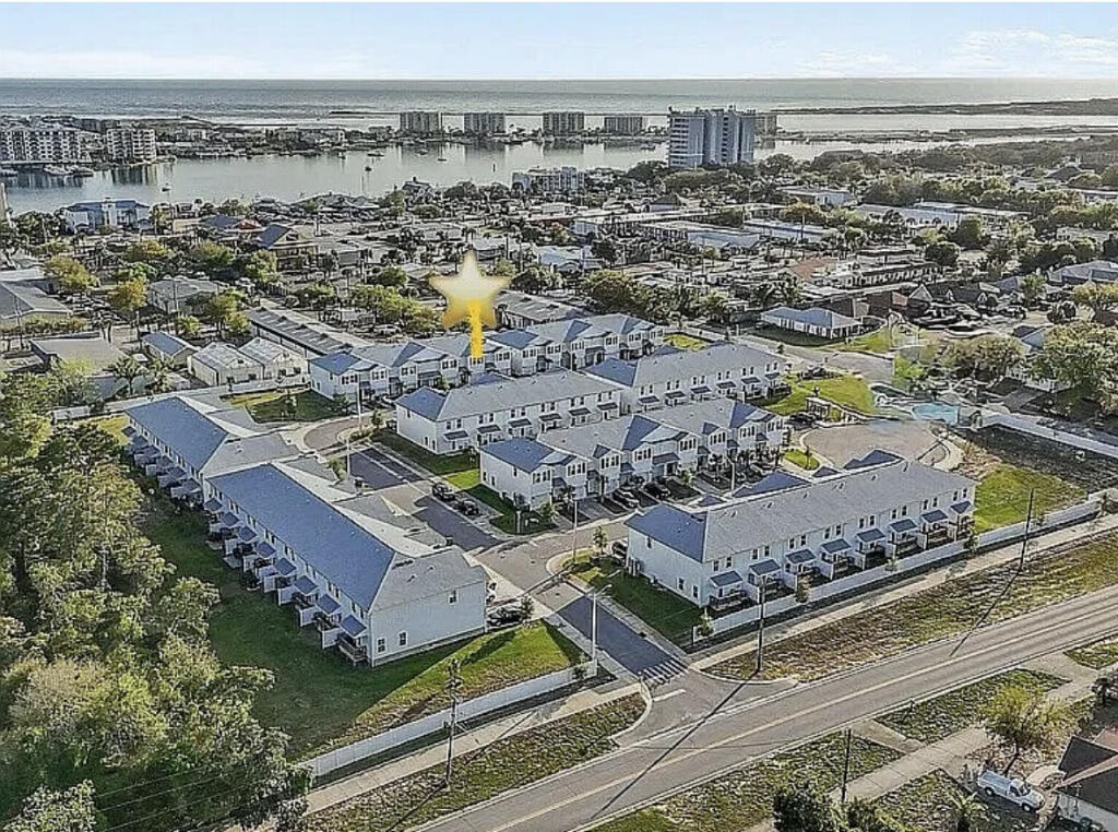 HARBOR PLACE T/H - Residential