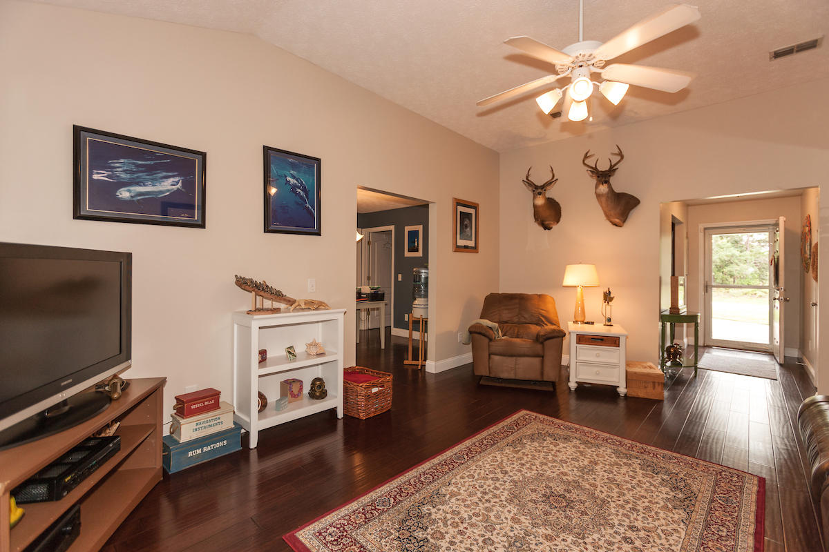 NORTH LAGOON OAKS 9TH ADDN - Residential