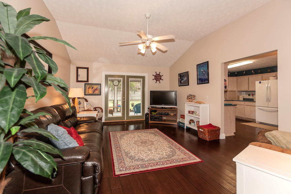 NORTH LAGOON OAKS 9TH ADDN - Residential