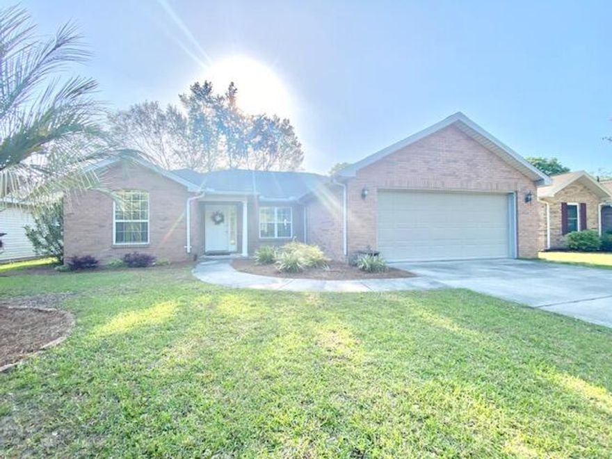 *Available July 8th!*

Charming home nestled on a quiet cul-de-sac in the heart of Niceville. Only 3 homes in the virtually private culdesac make this your own little neighborhood. Open and efficient floor plan feels even larger than its 1849 sq ft. Spacious great room featuring vaulted ceiling and cozy gas fireplace. The split bedroom floor plan allows for privacy in either wing. Air conditioned FL room and ceiling fans throughout. Great neighborhood in Cedar Ridge with no HOA fees. Close to Eglin and schools.

Sorry, no pets allowed.
Tenant to verify all data.
Please contact Sound Choice Real Estate to schedule a showing- 850-389-8533.