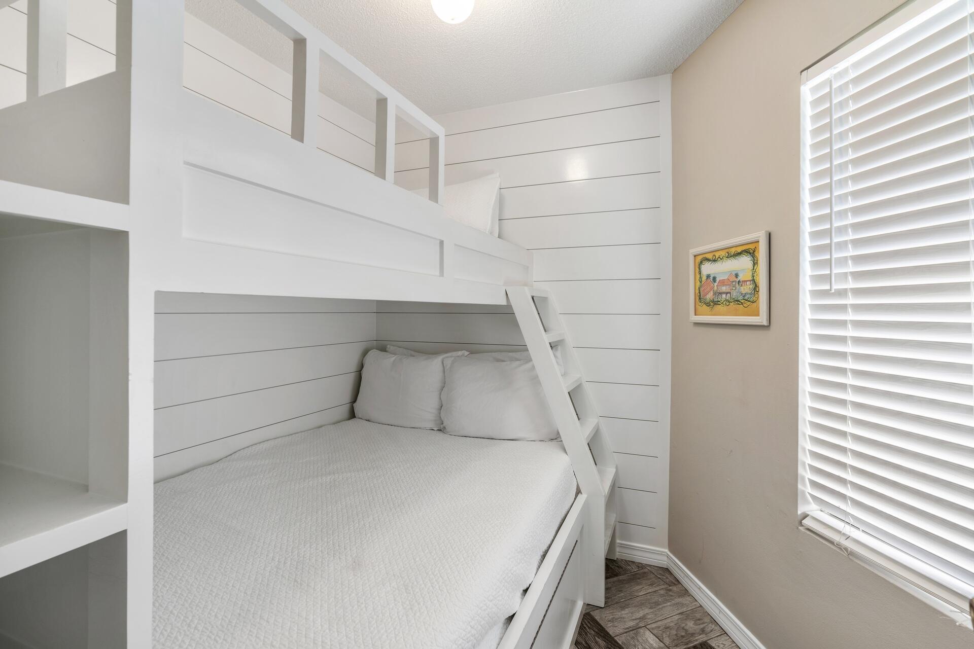 MARAVILLA CONDO 3 - Residential