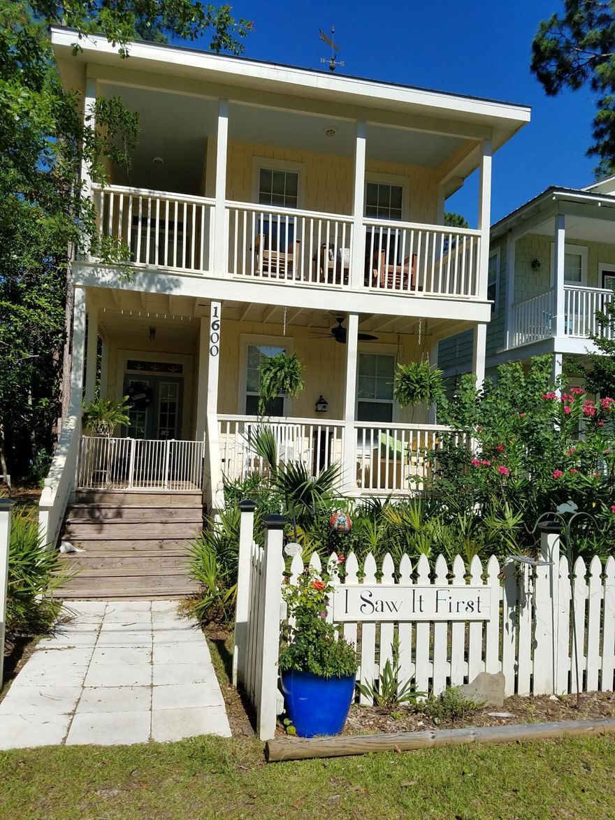 Terrific Florida Cottage with 2 lots. and talk about a great location!! This home is within 10 minutes of the sugar white sands of the Gulf and walking distance to a boat launch at Cessna Park and minutes to the bay and another launch site. 2 bedrooms upstairs with covered balconies, the master balcony is screened, the third bedroom is on the first floor. Features include floors of reclaimed heart pine, high ceilings, lots of closet space, with loads of windows to bring the sunshine inside. Centrally located to take advantage of all the Emerald Coast amenities. Great for full time families or as vacation rental. Don't miss this one!