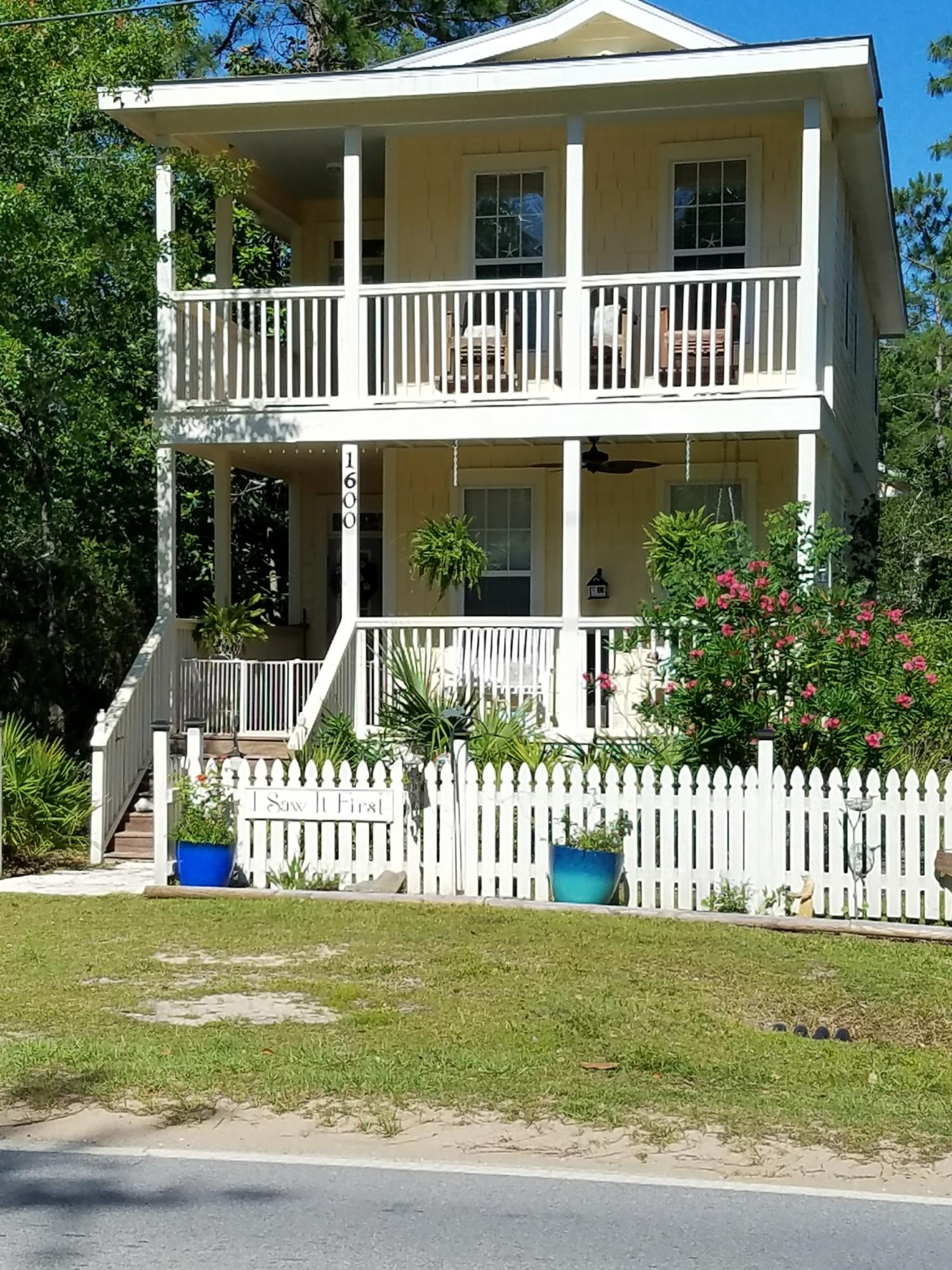 TOWN OF SANTA ROSA - Residential