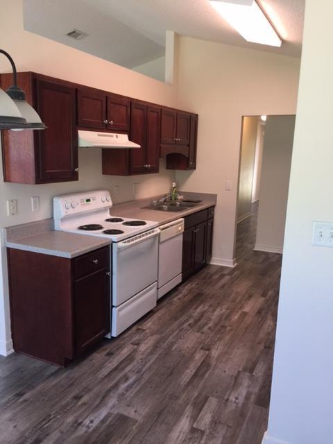 HAMPTON RIDGE ESTATES 1ST ADD - Residential