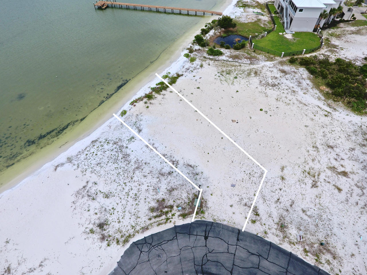 CARIBBEAN ISLES - Land