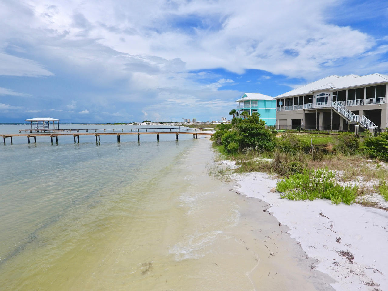 CARIBBEAN ISLES - Land