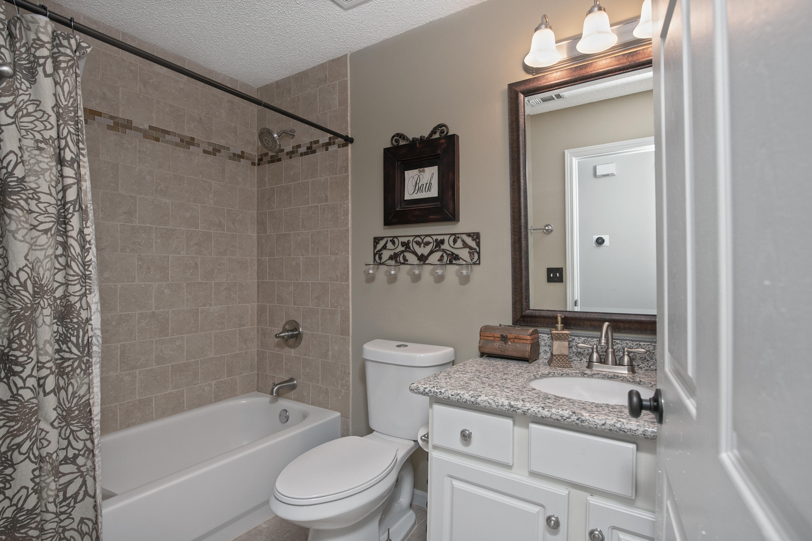 LIGHTHOUSE POINTE UNIT 3 - Residential