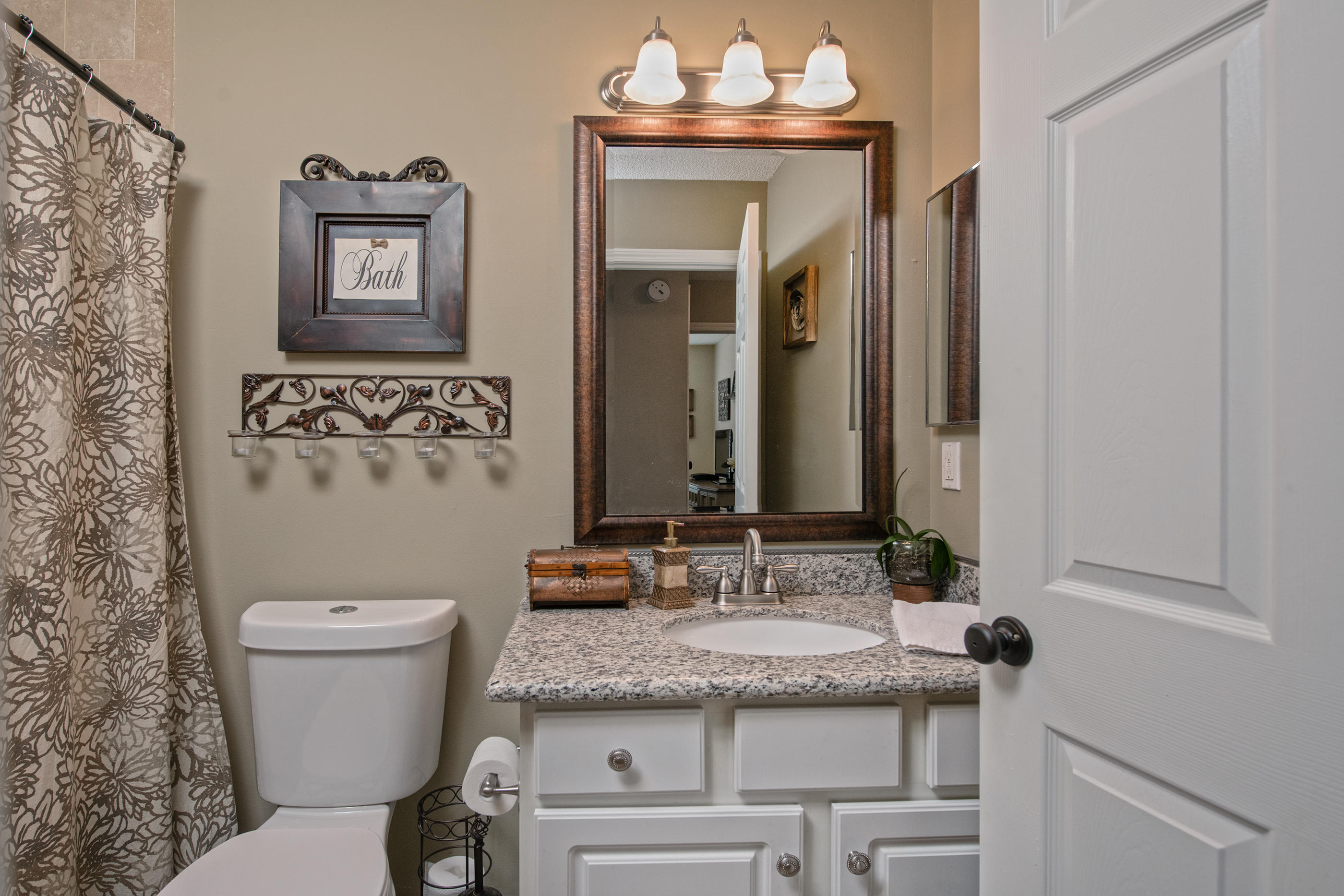 LIGHTHOUSE POINTE UNIT 3 - Residential