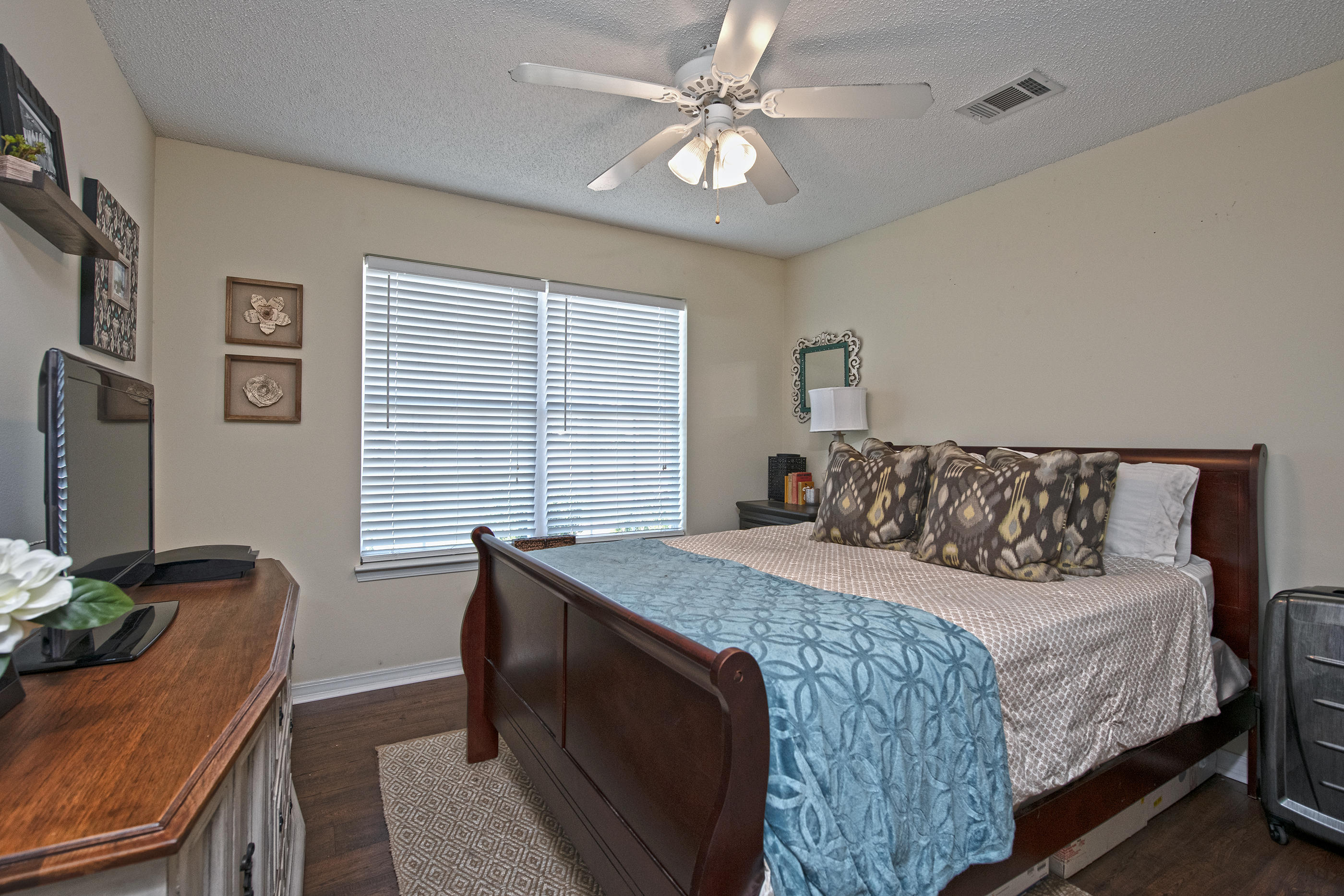 LIGHTHOUSE POINTE UNIT 3 - Residential