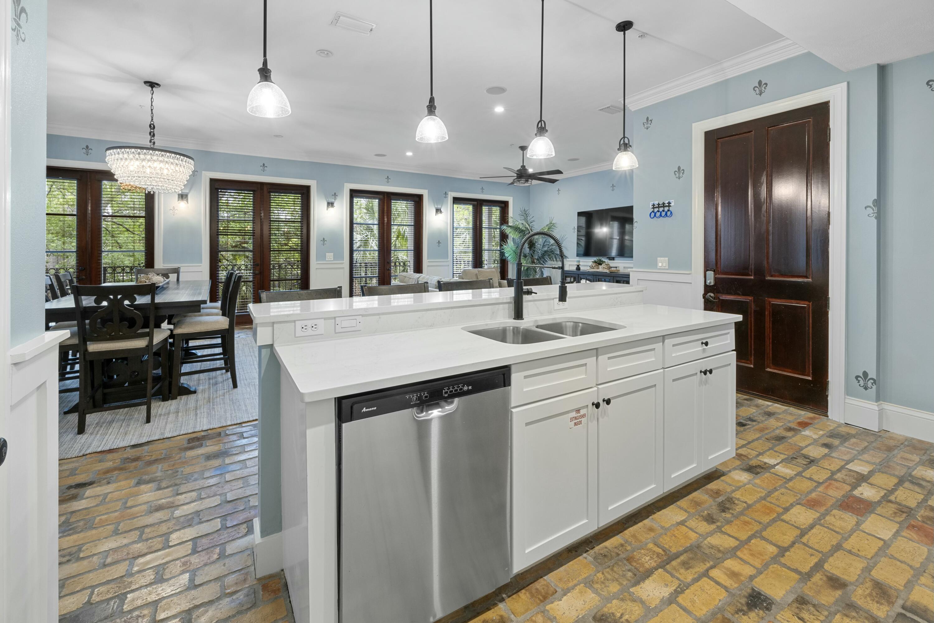 FISHERMAN'S VILLAGE - Residential