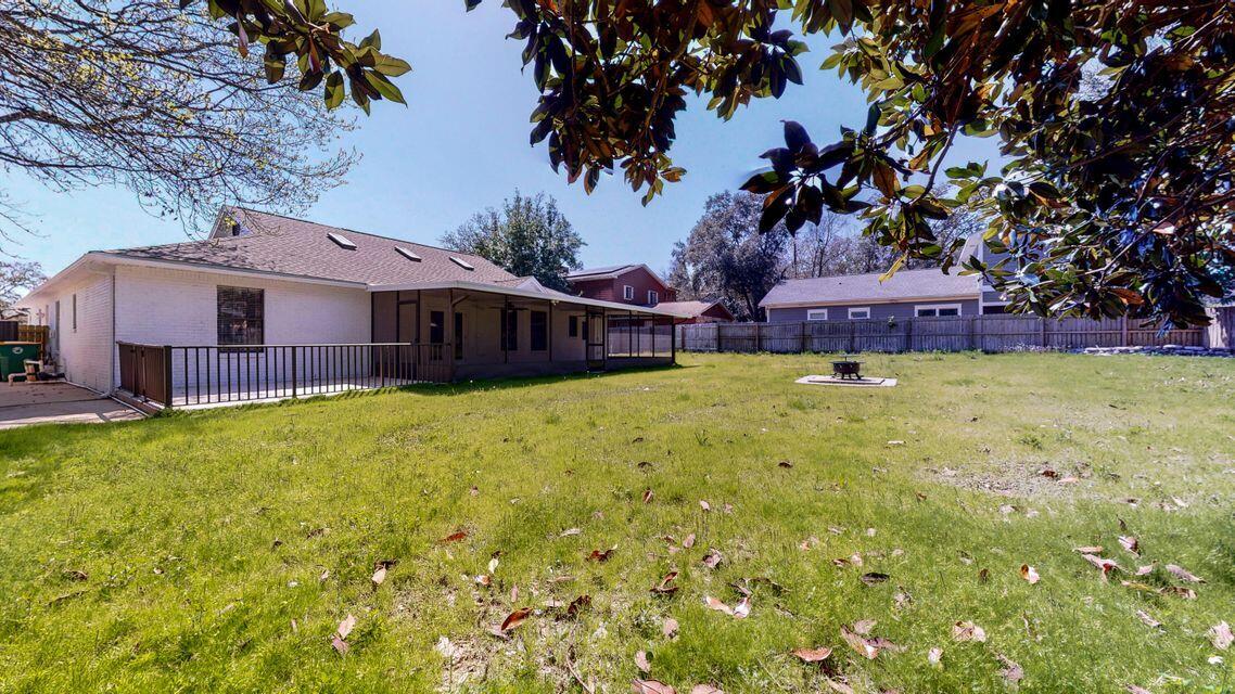 PORT DIXIE - Residential Lease