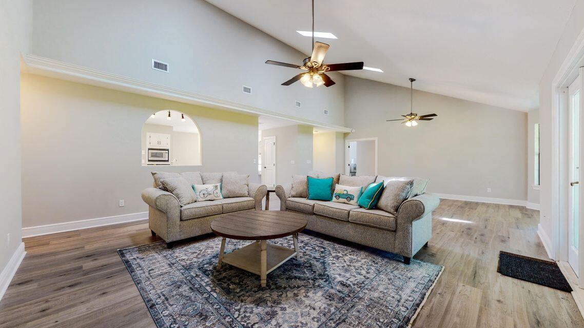 PORT DIXIE - Residential Lease