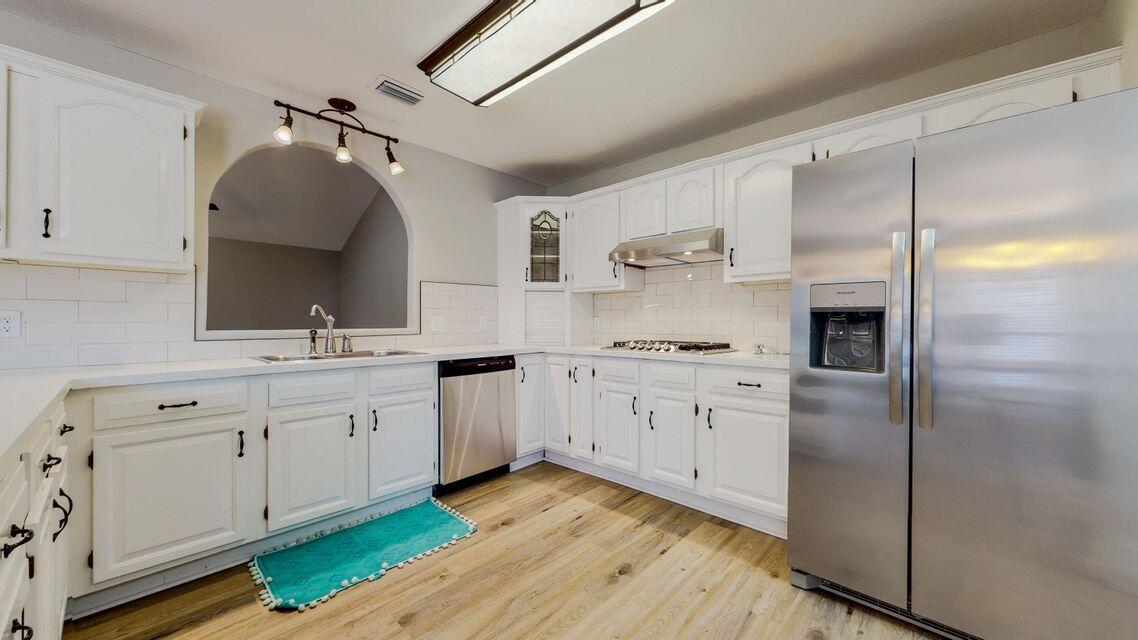 PORT DIXIE - Residential Lease