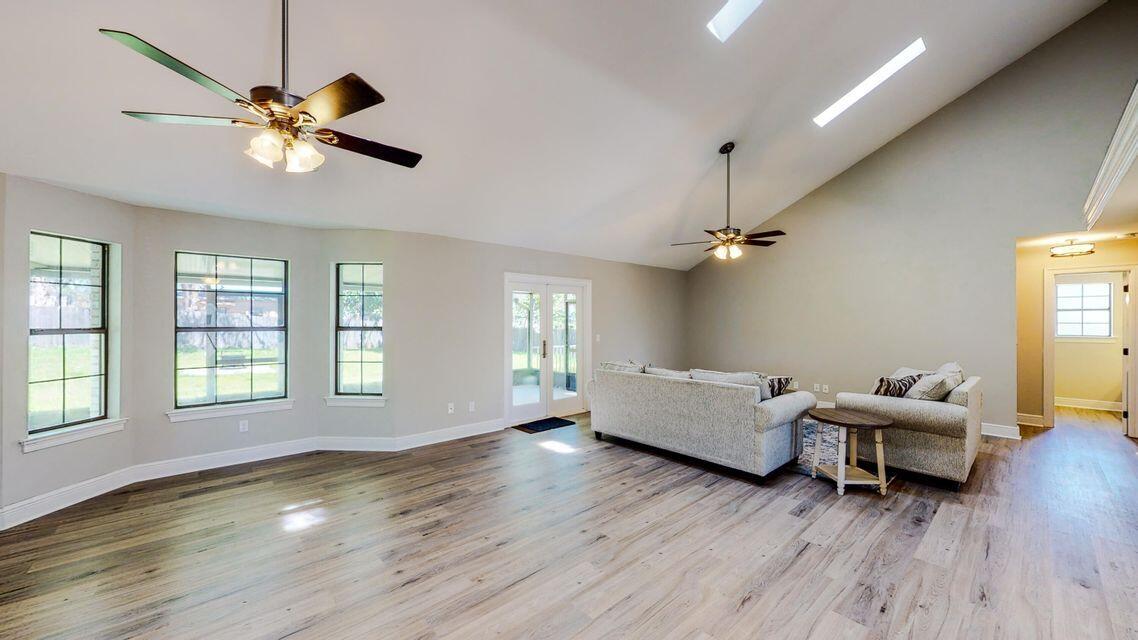 PORT DIXIE - Residential Lease