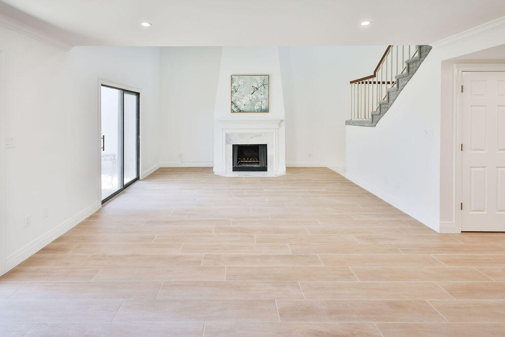 SHORELINE GARDENS T/H - Residential